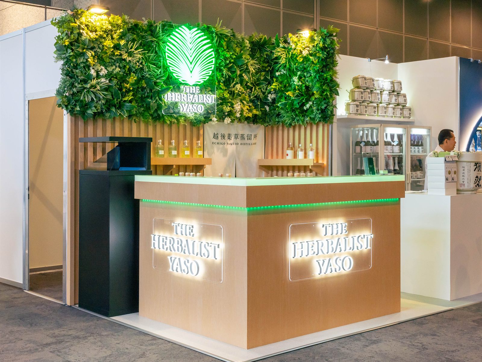 THE HERBALIST YASO展示ブースのLEDネオンサイン