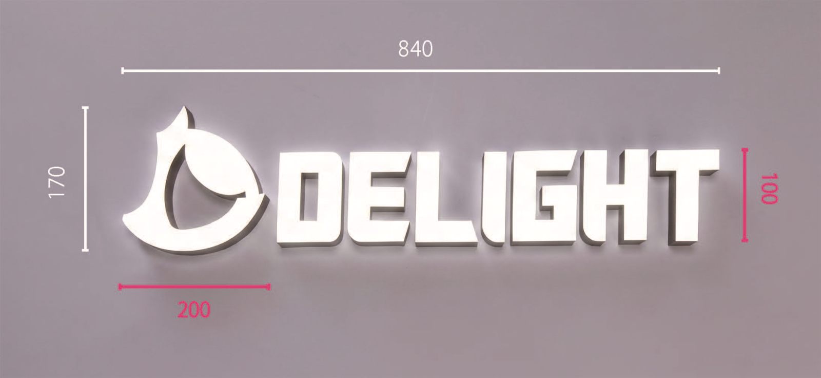 LEDサイン 正面発光の価格実例 DELIGHTロゴと英字7文字 幅840mm 198000円